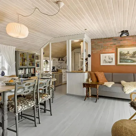 3 Bedroom Amazing In Strandby